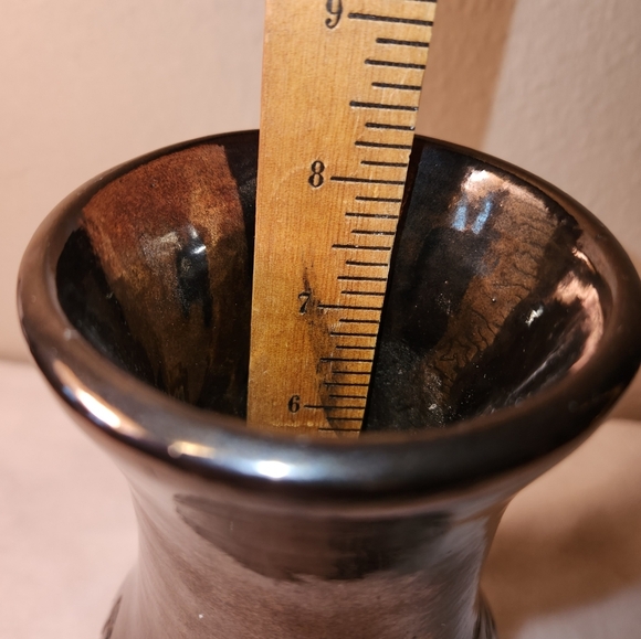 Black On Black Animal Incised Pottery Vase - Picture 6 of 7